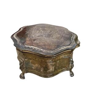 Vintage Silver Plate Footed Hinged Trinket Box With Royal‎ Crest Lid Lion's Head